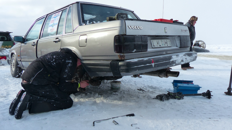 Illustration for article titled Sweden's 'Speed Weekend On Ice' Is Where Sanity Goes To Die And Axles Go To Break